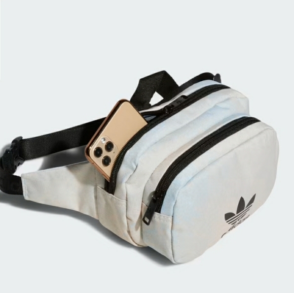 NWOT Adidas Waist Bag 💙 - Picture 3 of 6